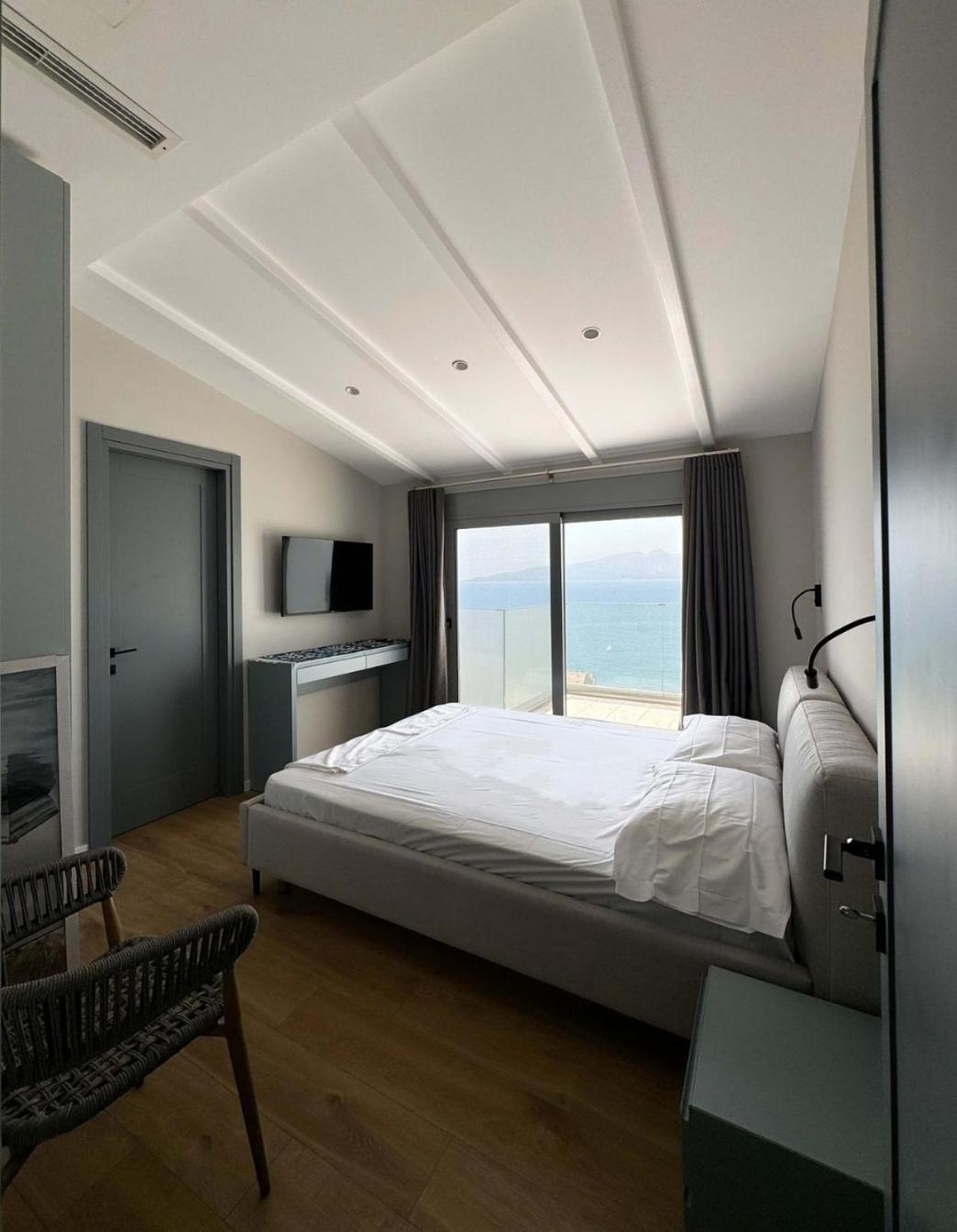 Penthouse Sea View Sarandë