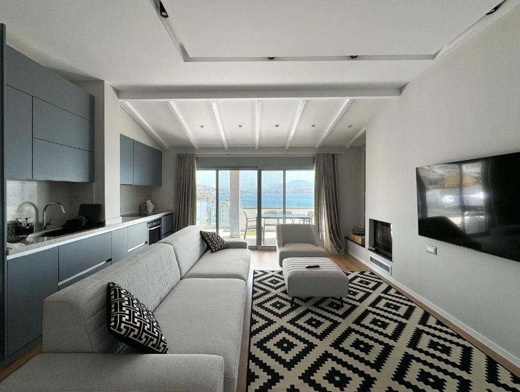 Penthouse Sea View Sarandë