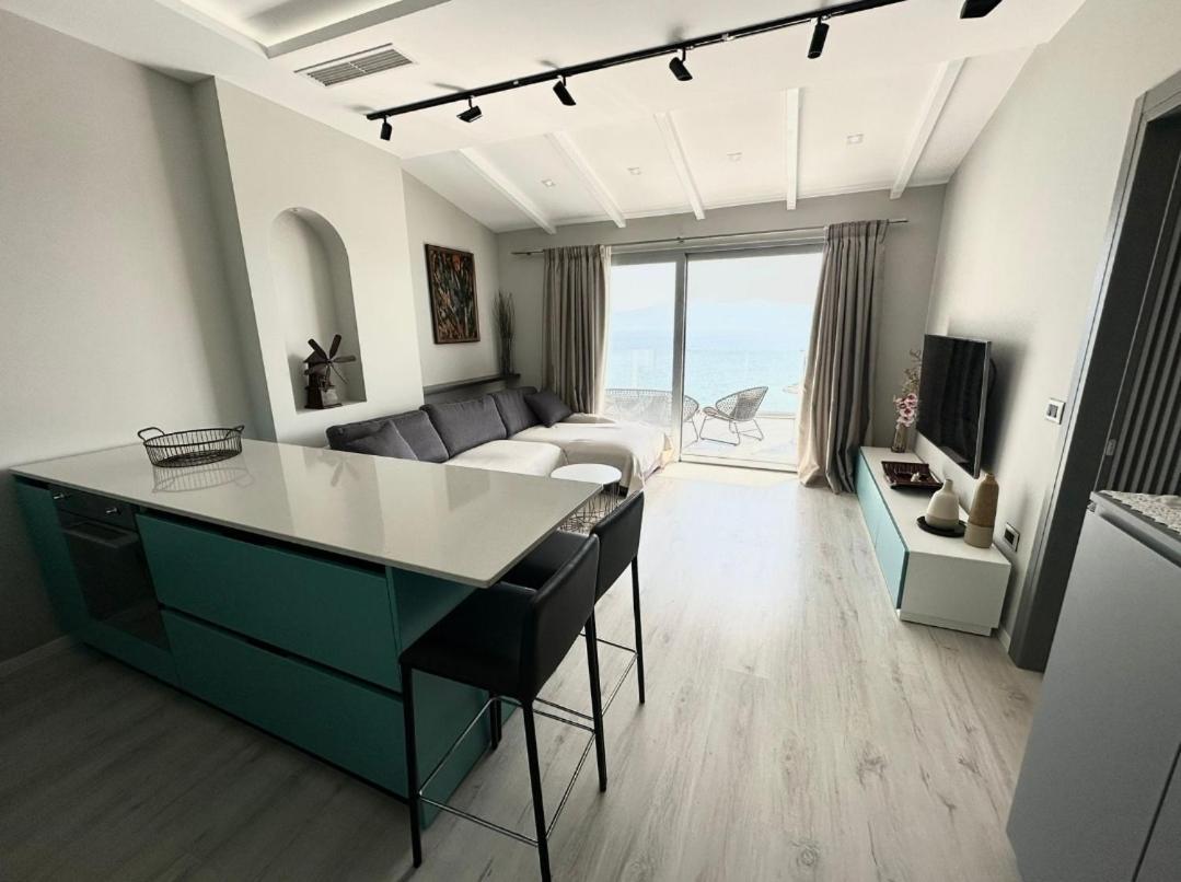 Penthouse Sea View Apartment Sarandë