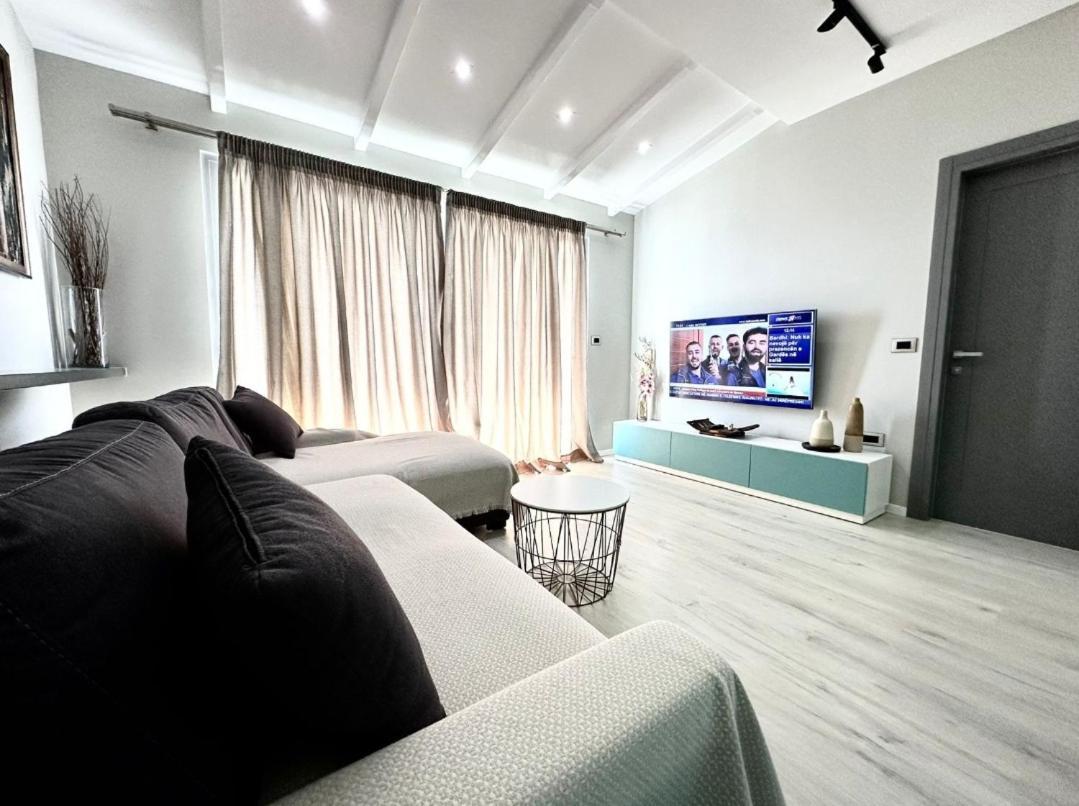 Penthouse Sea View Sarandë